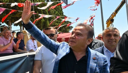 Başkan Böcek’ten Antalyalılara duygusal mesaj