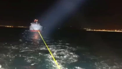 Çanakkale Boğazı’nda arızalanan gemi kurtarıldı