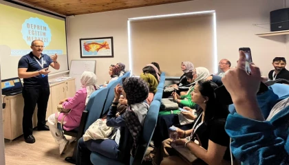 Deprem bölgesi öğretmenlerine Kocaeli’den afet eğitimi