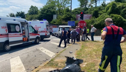 Düzce Barbaros Kavşağı’nda korkutan kaza: 3 yaralı