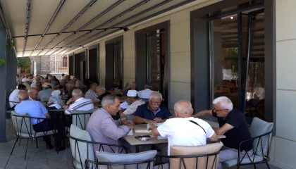 Hizmete giren emekliler lokaline kısa sürede yoğun ilgi