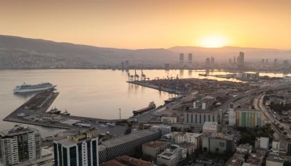 İzmir Büyükşehir’in ulusal kredi notunda tarihi artış