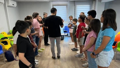 İzmir Çocuk Meclisi’nde ‘Akran Zorbalığı Eğitimi’