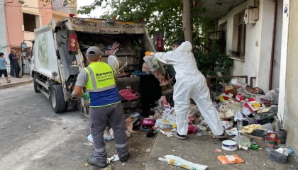 İzmir’de çöp ev temizlendi, yedi yıllık kabus son buldu