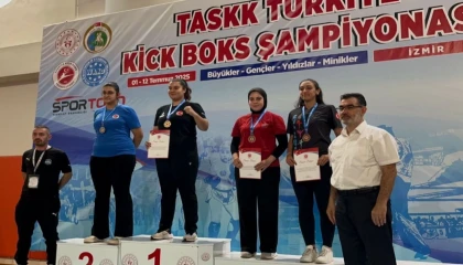 Kick boksta Çayırova’ya Türkiye şampiyonluğu geldi
