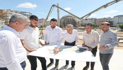 Kocaeli Çayırova Kent Meydanı’nda çalışmalar devam ediyor