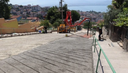 Kocaeli İzmit’te 20 yıllık soruna ’beton yol’ çözümü