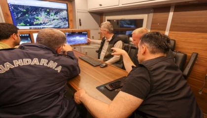 Sakarya’dan Bilecik’e sıçrayan yangın! Bilecik Valisi Sözer yangın bölgesinde