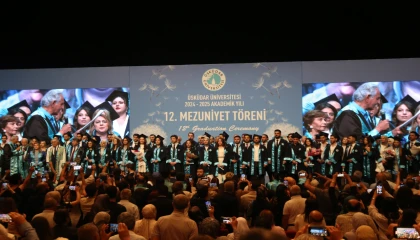 Üsküdar Üniversitesi, ilk hekimlerini gururla uğurladı