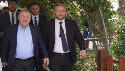 Zafer Partisi Bursa’da Leman karikatürüne ve Atatürk hakaretlerine tepki