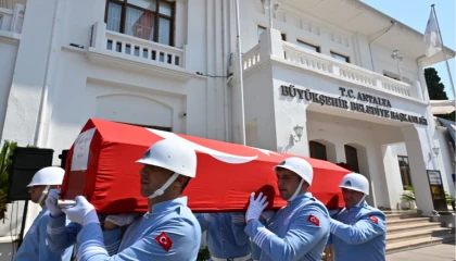 Antalya’da eski başkan son yolculuğuna uğurlandı!