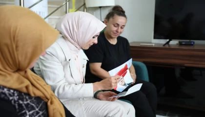 Bakan Göktaş, Erdoğan’ın mektubunu Yalova’da şehit ailesine ulaştırdı