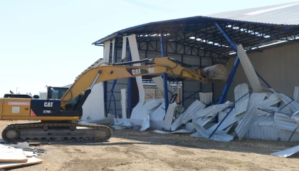 Bursa Nilüfer’de Akçalar’da 2 kaçak yapı yıkıldı