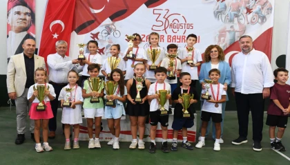 Bursa Osmangazi’de minik raketlerin kupa heyecanı