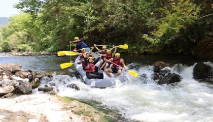 Bursa’da gençlerin rafting heyecanı