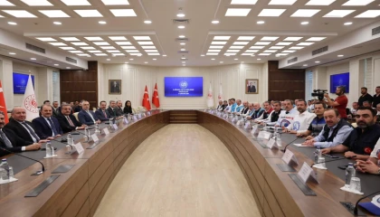Hükümet son teklifini sundu!