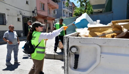 İzmir Bornova’da her gün iki mahallede derin temizlik
