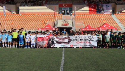 İzmit’te 30 Ağustos’a özel futbol coşkusu
