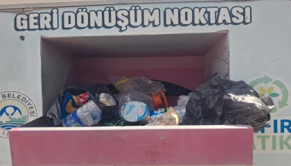 Keşan’da giysi toplama kutularında çöp tepkisi!