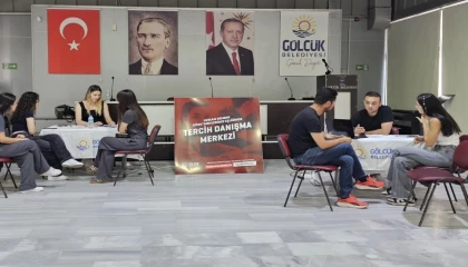 Kocaeli Gölcük’te tercih merkezi gençlerin yanında