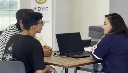 Mardin Midyat’tan gençlere ücretsiz tercih desteği