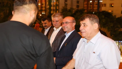 Başkan Pekyatırmacı, kandil gecesinde vatandaşlarla bir araya geldi