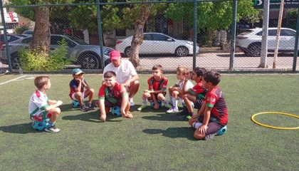 Bostanlıspor’un minik futbolcuları iş başı yaptı