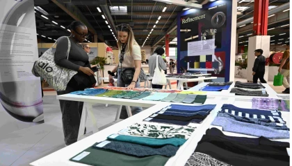 Bursa kumaşları Paris’te genç tasarımcılarla küresel vitrinlerde parladı