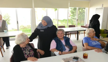 Bursa Nilüferli kadınlardan huzurevinde sıcak buluşma