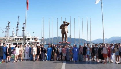 Denizlili kadınların Marmaris’te mavi yolculuk keyfi