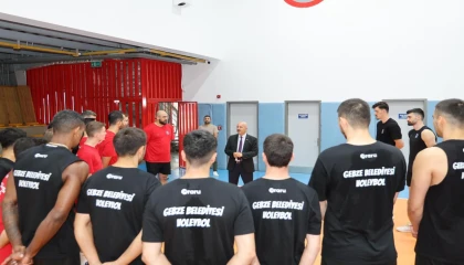 Gebze’de Başkan Büyükgöz’den Efeler’in antrenmanına ziyaret