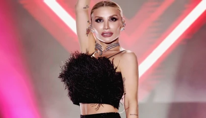 İrem Derici’den sahnelere güçlü dönüş: Söke’de alkış yağmuru