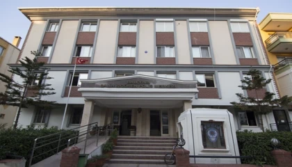 İzmir’de polis merkezine saldırı!