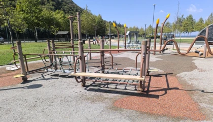 Karamürsel Ereğli Aktif Park’ın zemini yenilendi