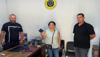 Keşan’da minibüs şoföründen örnek davranış... Unutulan cüzdanı sahibine teslim etti