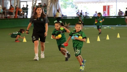 Kocaeli’de kadın futboluna anlamlı destek