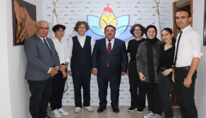 Sakarya’da Fen Lisesi öğrencilerinden TEKNOFEST öncesi Milli Eğitim’e ziyaret