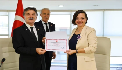 TEMAD’dan Başkan Kınay’a onursal berat