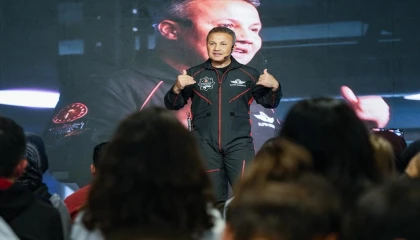 Alper Gezeravcı, Dünya Uzay Haftası’nda gençlerle buluştu