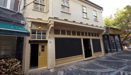 Balıkesir’de tarihi yapı “Glütensiz Kafe” olarak yeniden hayat buldu