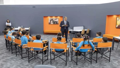 Başkan Tugay İzmirli çocuklara hikaye okudu