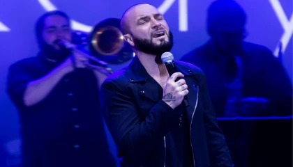 Berkay’dan yağmura rağmen unutulmaz gece!