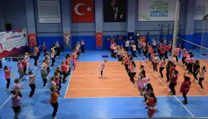 Bursa Büyükşehir kadınları sporla buluşturuyor