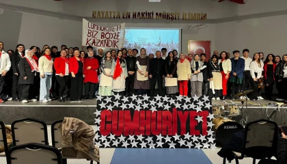 Bursa Erkek Lisesi’nde “Cumhuriyeti Biz Böyle Kazandık” oratoryosu