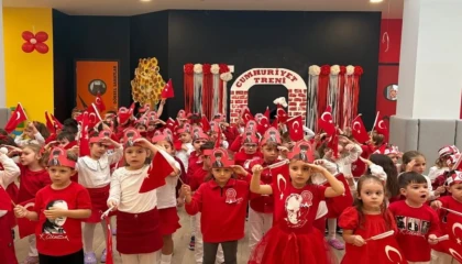 Bursa Nilüfer’de minikler Cumhuriyet Bayramı’nı coşkuyla kutladı