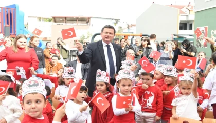Bursa Osmangazi Belediyesi’nin kreşlerinde Cumhuriyet coşkusu 