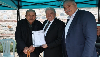 Bursa Ürünlü’de 275 hak sahibine imarlı tapu sevinci