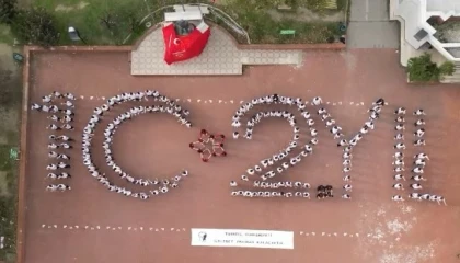 Bursa’da liselilerden 102. Yıl koreografisi