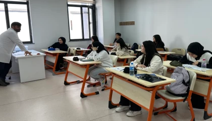 Çayırova Gençlik üniversiteye hazırlanıyor