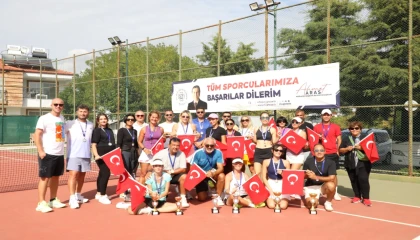 Dalaman’daki kortlarda Cumhuriyet coşkusu